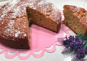 dolce alla crusca e yogurt con zucchero a velo