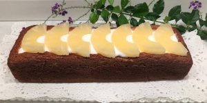 tronchetto all'ananas con gelato