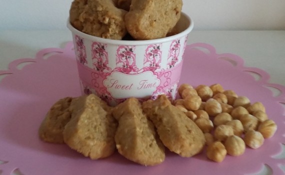 biscotti alle nocciole e caffè